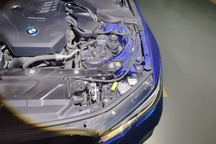Used BMW 3 Series 2020 330i M Sport Night Edition Engine Bay Left