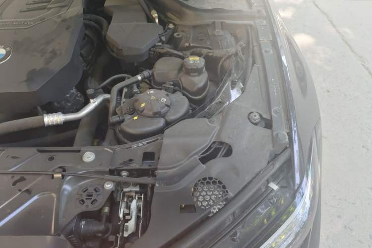 Used BMW 3 Series 2020 Restyled 325i M Sport Night Edition Package Engine Bay Left