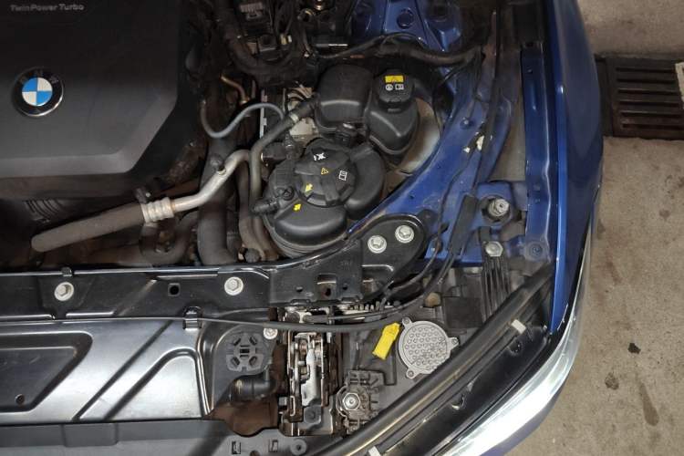 Used BMW 3 Series 2020 320Li M Sport Package Engine Bay Left
