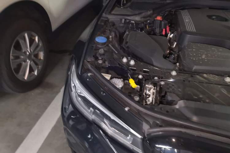 Used BMW 3 Series 2020 Restyled 325i M Sport Night Edition Package Engine Bay Right