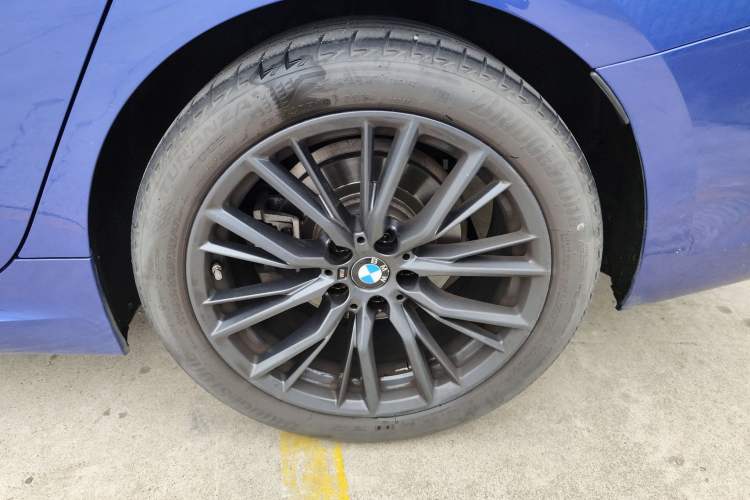 Used BMW 3 Series 2020 Restyled 325i M Sport Night Edition Package Exterior 2