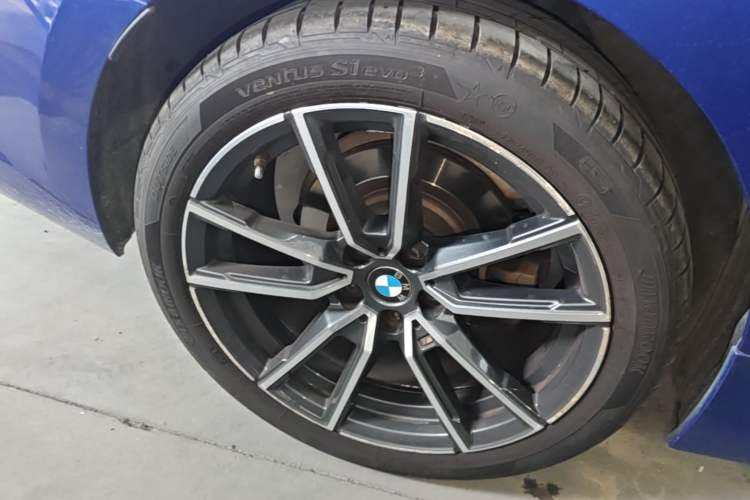 Used BMW 3 Series 2020 Restyled 325Li M Sport Package Exterior 5