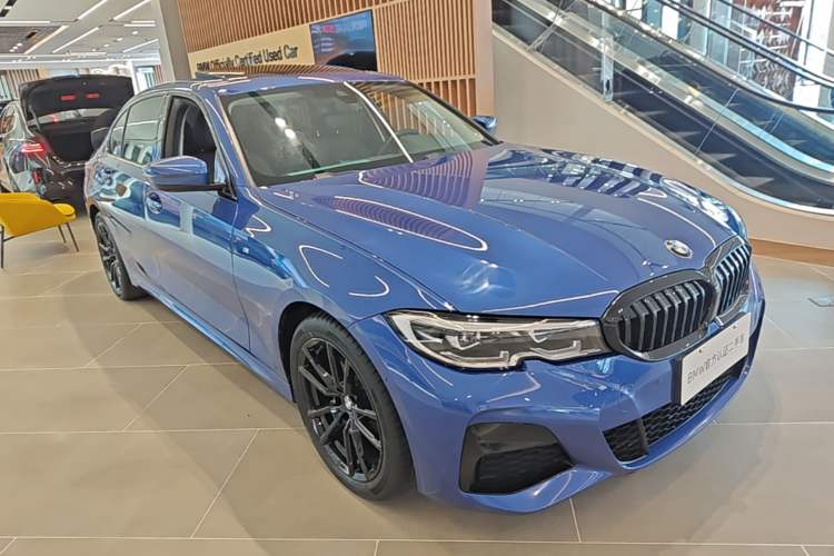 Used BMW 3 Series 2020 325Li M Sport Package Front Right 45 Deg