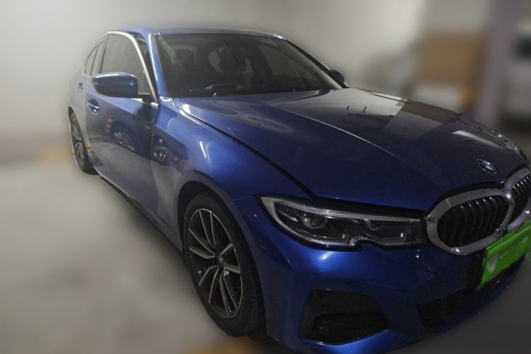 Used BMW 3 Series 2020 320Li M Sport Package Front Right 45 Deg