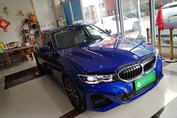 Used BMW 3 Series 2020 320Li M Sport Package Front Right 45 Deg