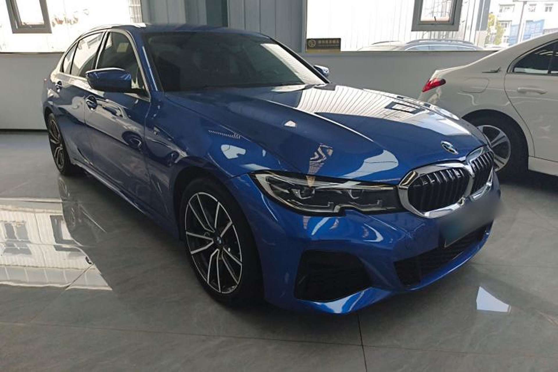 Used BMW 3 Series 2020 320Li M Sport Package Front Right 45 Deg