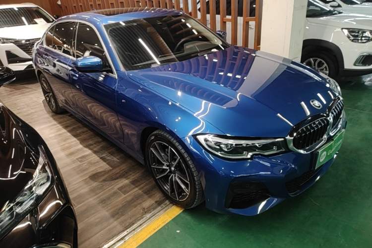 Used BMW 3 Series 2020 325Li M Sport Package Front Right 45 Deg