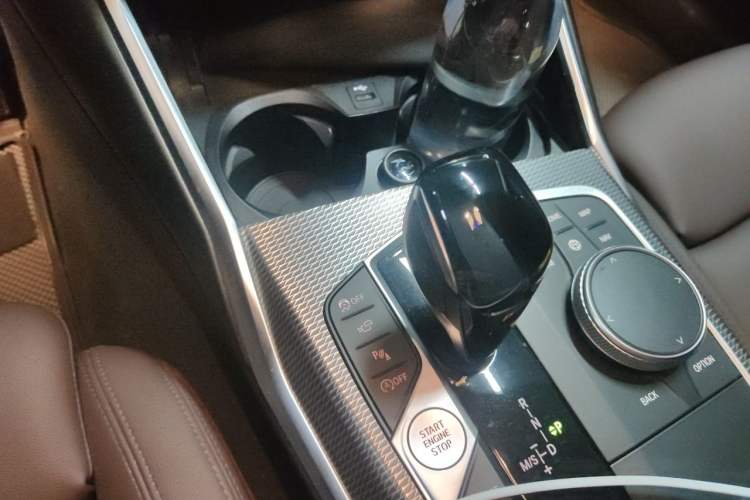 Used BMW 3 Series 2020 330i M Sport Night Edition Gear Lever