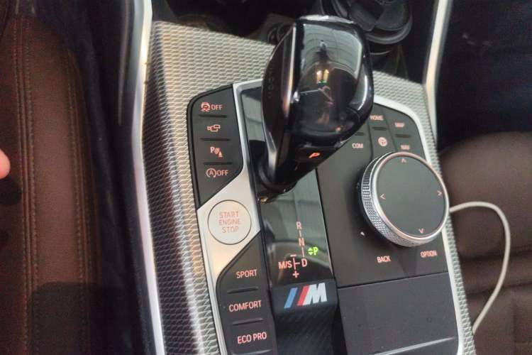 Used BMW 3 Series 2020 325i M Sport Night Edition package Gear Lever