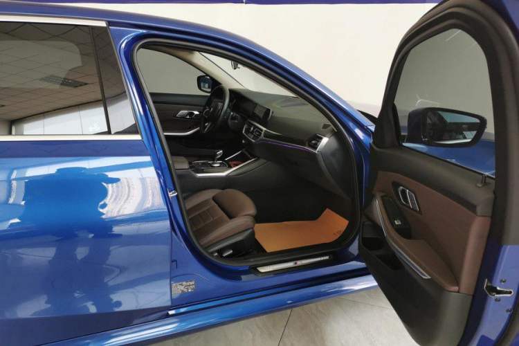 Used BMW 3 Series 2020 Restyled 325Li M Sport Package Interior 11