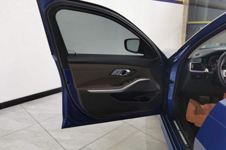 Used BMW 3 Series 2020 Restyled 325Li M Sport Package Interior 12