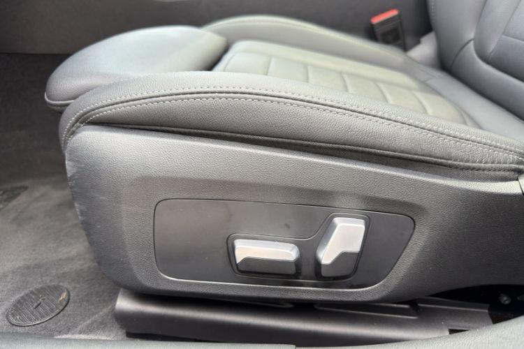 Used BMW 3 Series 2020 Facelifted 325Li M Sport Night Edition Package Interior 13