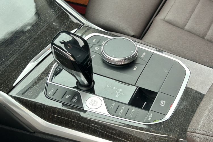 Used BMW 3 Series 2020 Restyled 325Li M Sport Package Interior 4