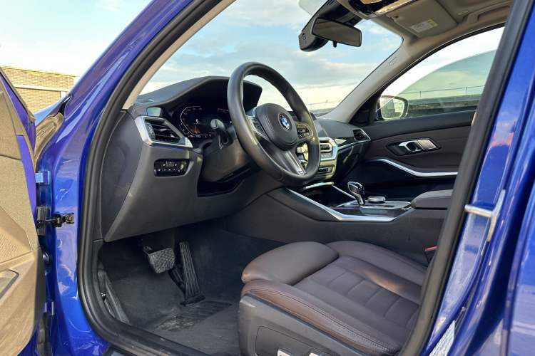 Used BMW 3 Series 2020 Restyled 325Li M Sport Package Interior 6
