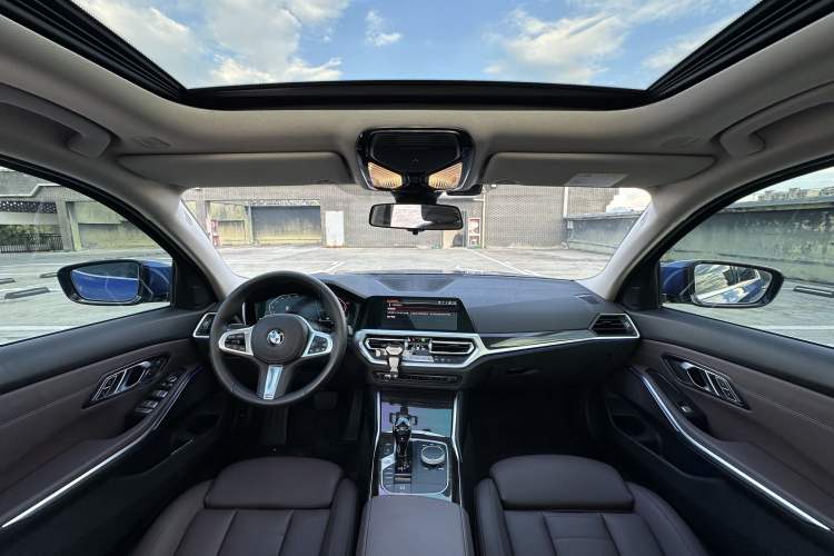 Used BMW 3 Series 2020 Restyled 325Li M Sport Package Interior 9