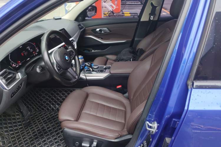 Used BMW 3 Series 2020 325i M Sport Night Edition package Left Front Seat