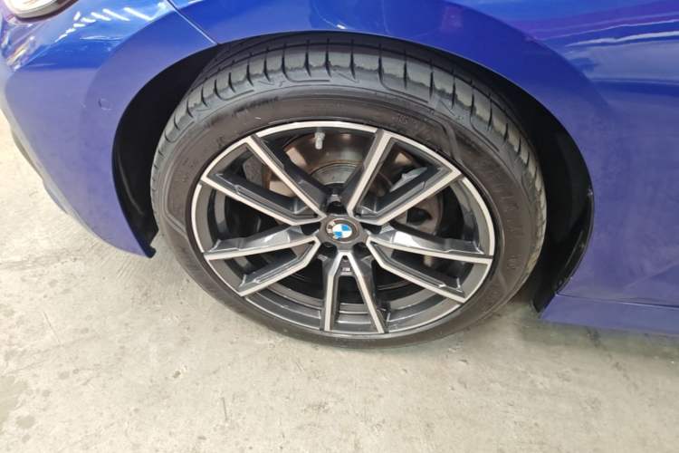 Used BMW 3 Series 2020 325Li M Sport Package Left Front Wheel Hub