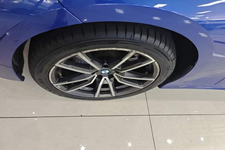 Used BMW 3 Series 2020 325Li M Sport Package Left Front Wheel Hub