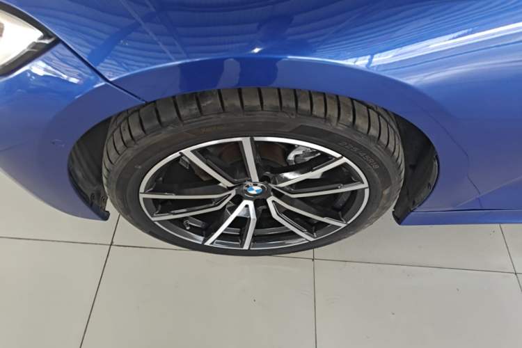 Used BMW 3 Series 2020 325Li M Sport Package Left Front Wheel Hub