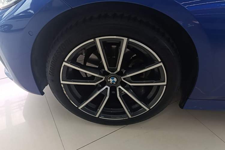 Used BMW 3 Series 2020 325i M Sport Package Left Front Wheel Hub