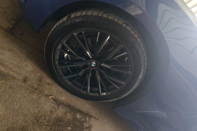 Used BMW 3 Series 2020 325i M Sport Night Edition package Left Front Wheel Hub