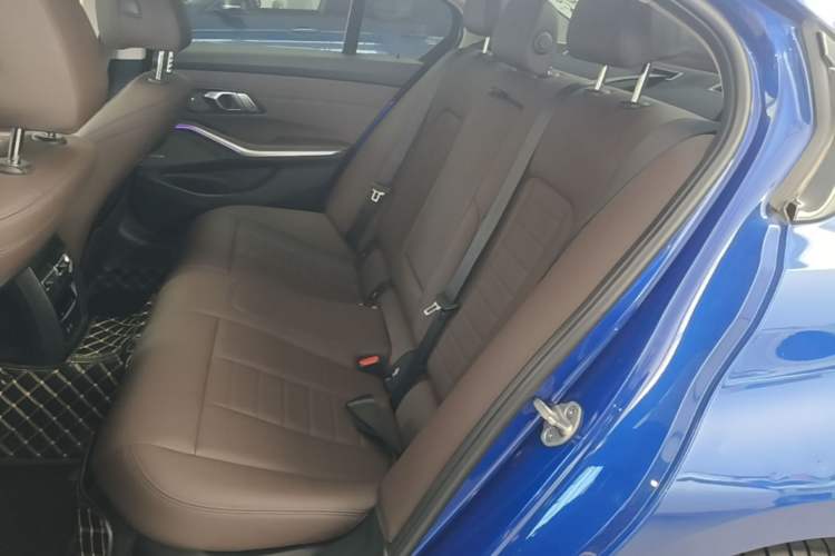 Used BMW 3 Series 2020 325i M Sport Night Edition package Left Rear Seat