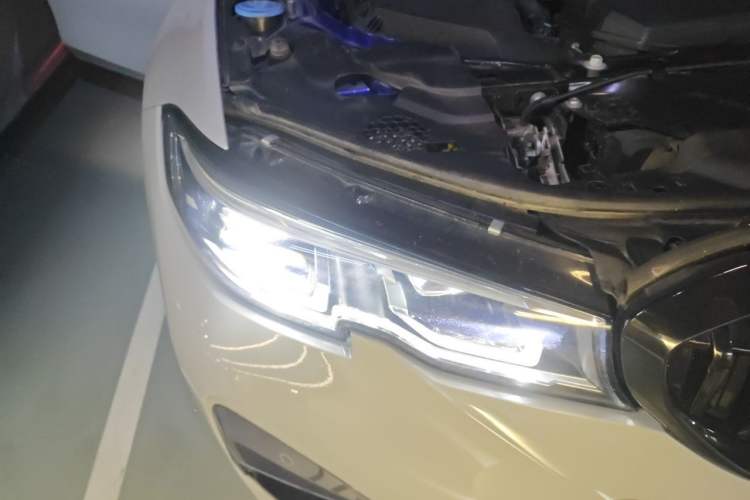 Used BMW 3 Series 2020 325i M Sport Package Right Front Headlight