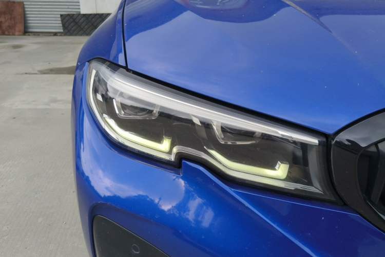 Used BMW 3 Series 2020 325i M Sport Night Edition package Right Front Headlight