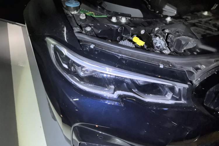 Used BMW 3 Series 2020 Facelifted 325Li M Sport Night Edition Package Right Front Headlight