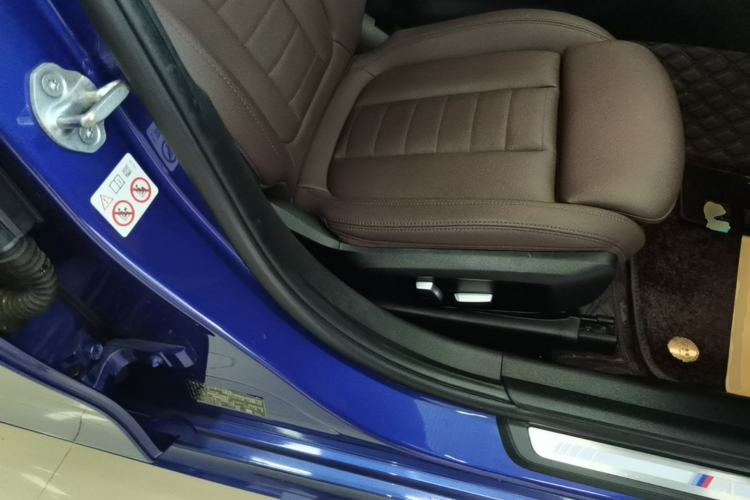 Used BMW 3 Series 2020 320Li M Sport Package Right Front Seat