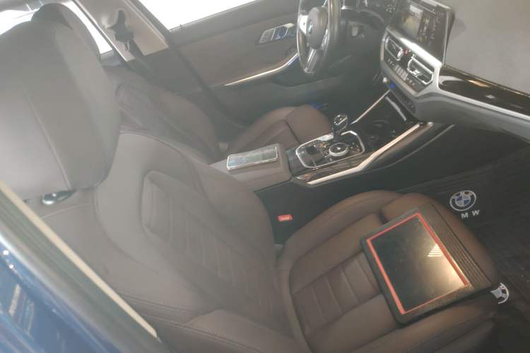 Used BMW 3 Series 2020 320Li M Sport Package Right Front Seat