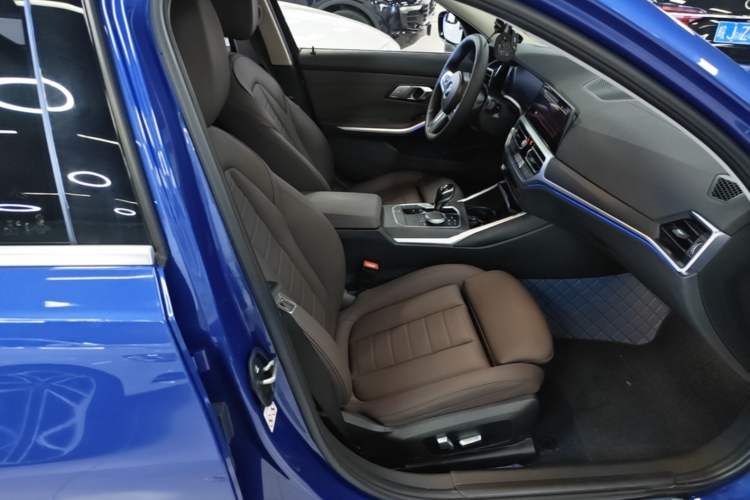 Used BMW 3 Series 2020 Facelifted 325i M Sport Package Right Front Seat