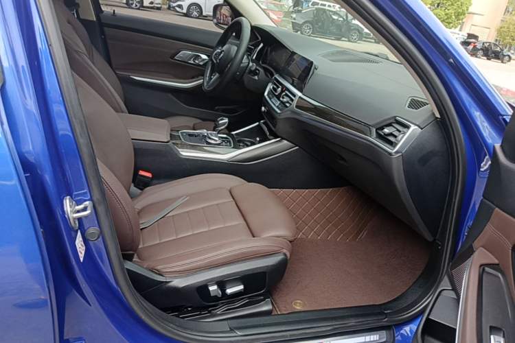 Used BMW 3 Series 2020 Restyled 325Li M Sport Package Right Front Seat