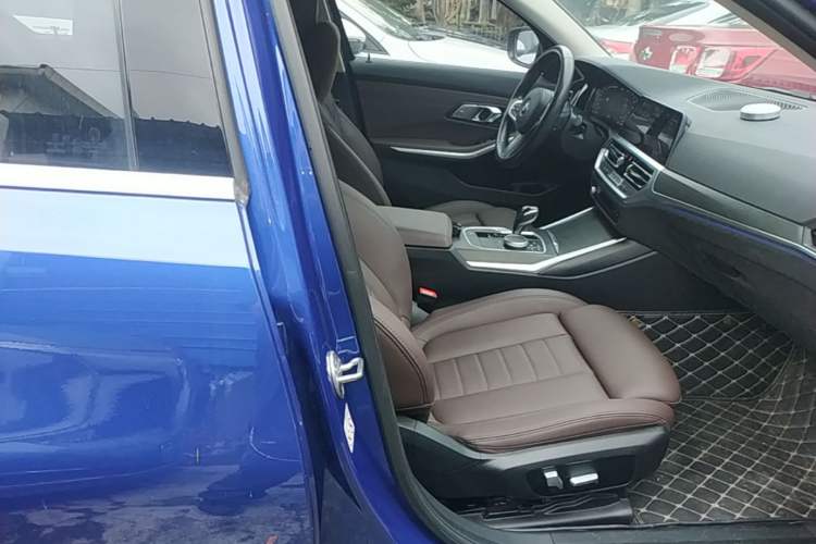 Used BMW 3 Series 2020 325i M Sport Package Right Front Seat