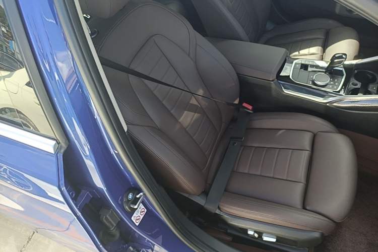 Used BMW 3 Series 2020 320Li M Sport Package Right Front Seat