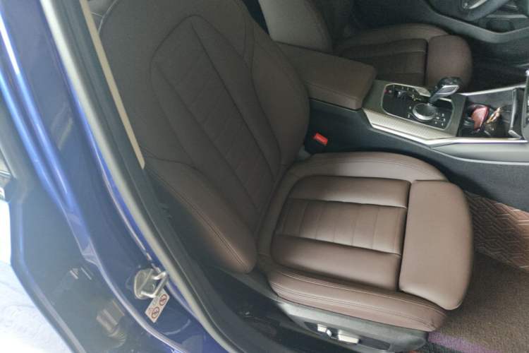 Used BMW 3 Series 2020 325i M Sport Night Edition package Right Front Seat