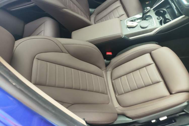 Used BMW 3 Series 2020 Facelifted 325i M Sport Package Right Front Seat