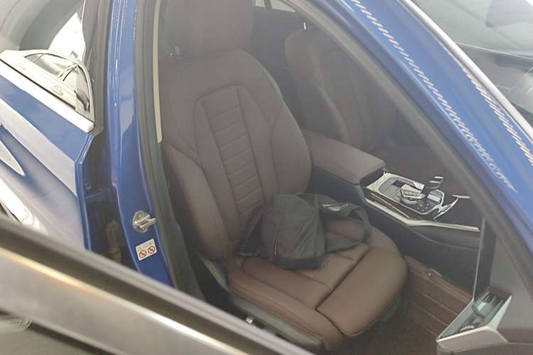 Used BMW 3 Series 2020 320Li M Sport Package Right Front Seat