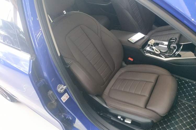Used BMW 3 Series 2020 320Li M Sport Package Right Front Seat