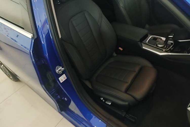 Used BMW 3 Series 2020 320Li M Sport Package Right Front Seat