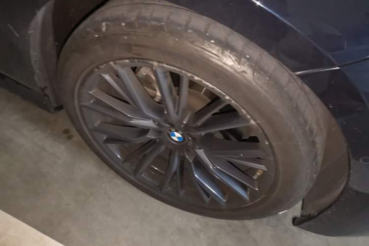 Used BMW 3 Series 2020 Restyled 325i M Sport Night Edition Package Right Front Wheel Hub