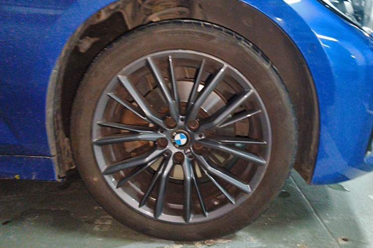 Used BMW 3 Series 2020 330Li xDrive M Sport Night Edition Right Front Wheel Hub
