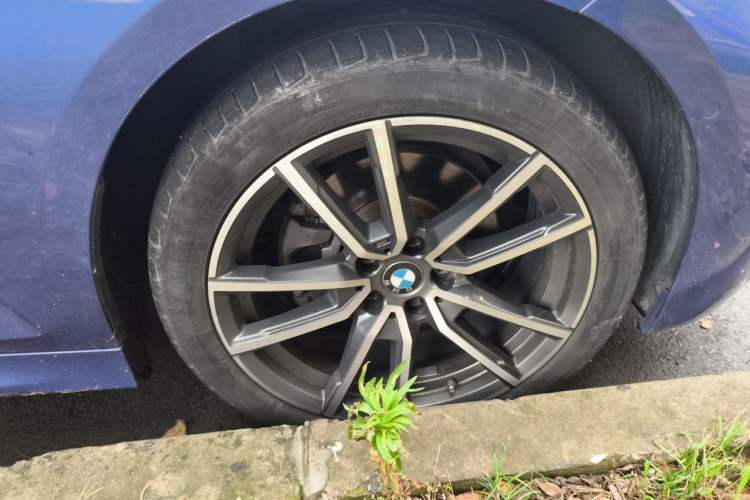 Used BMW 3 Series 2020 320Li M Sport Package Right Front Wheel Hub