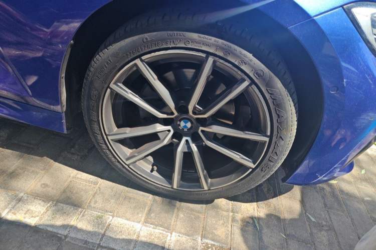 Used BMW 3 Series 2020 320Li M Sport Package Right Front Wheel Hub