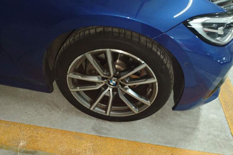 Used BMW 3 Series 2020 Restyled 325Li M Sport Package Right Front Wheel Hub