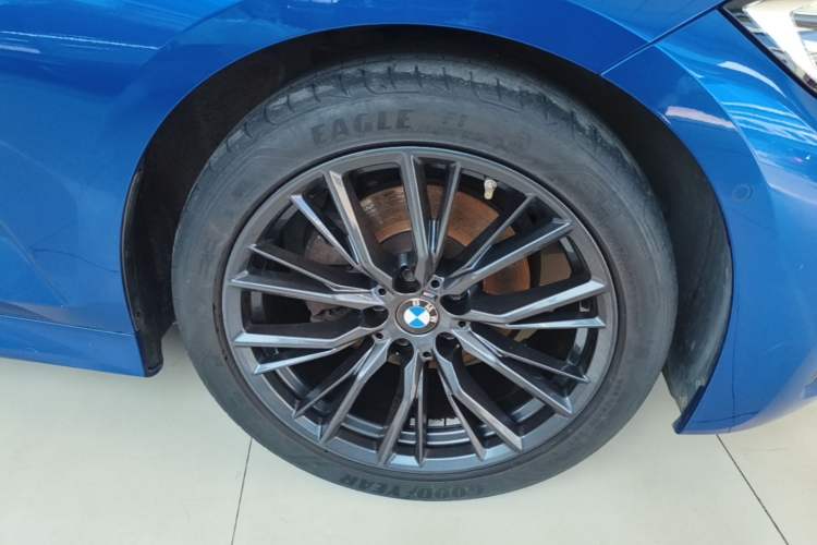 Used BMW 3 Series 2020 Facelifted 325Li M Sport Night Edition Package Right Front Wheel Hub