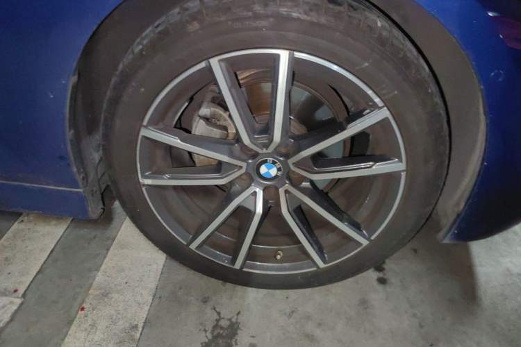 Used BMW 3 Series 2020 Restyled 325Li M Sport Package Right Front Wheel Hub