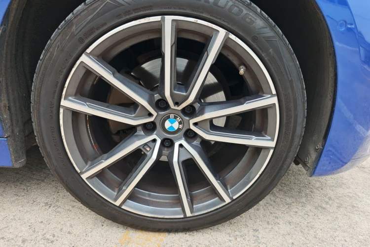 Used BMW 3 Series 2020 325Li M Sport Package Right Front Wheel Hub