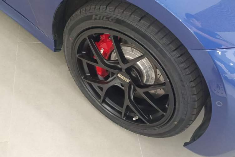 Used BMW 3 Series 2020 325Li M Sport Night Edition Package Right Front Wheel Hub