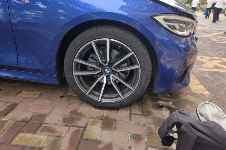 Used BMW 3 Series 2020 325Li M Sport Package Right Front Wheel Hub